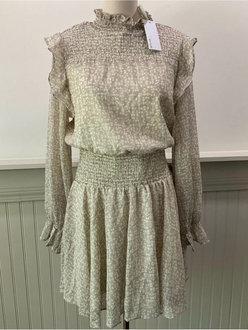 BTFL-Life NWT Smocked Ruffle Mini Dress XL Gray Gold Cream Boho Romantic